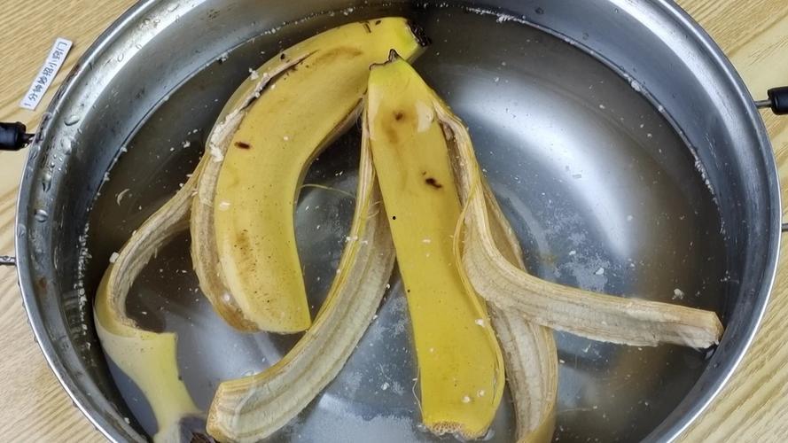 「香蕉皮放水里煮一下功效惊人」香蕉皮用水煮之后有什么效果